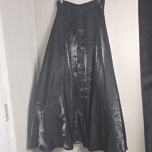 JS Collections Black Lined Shimmer Asymmetrical Maxi Skirt for a Night Out - Picture 2 of 10